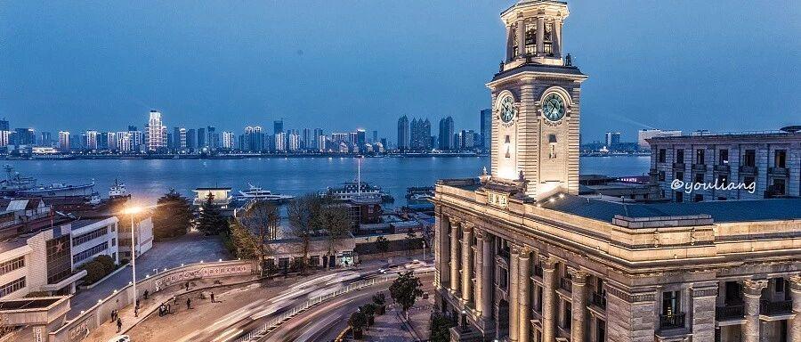 武汉，请你努力不要带着我们两次踏入同一条河流