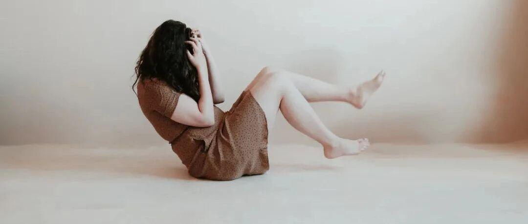 她的卑微与「正义」